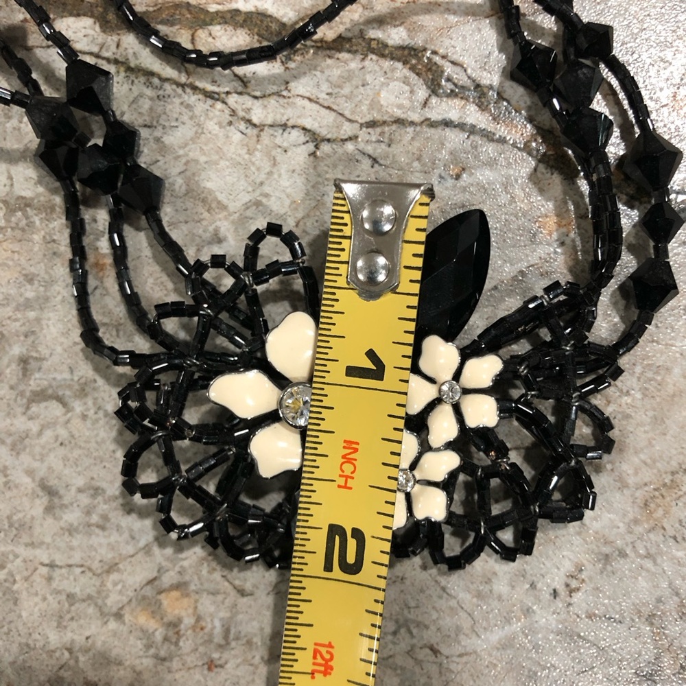 GIVENCHY Authentic Vintage Necklace. - Picture 6 of 15